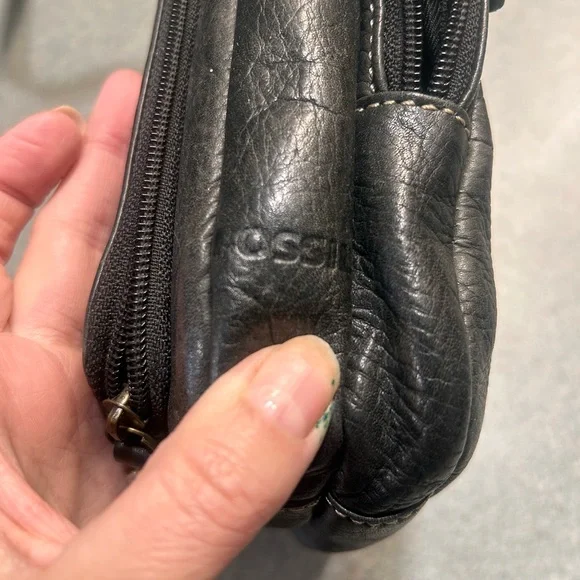 Vintage fossil, pebble leather, black sling bag/saddle bag, Crossbody - Picture 9 of 11